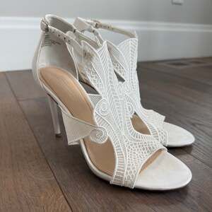 Imagine Vince Camuto Women’s White Lace Rashi Heeled Sandal Size 9.5